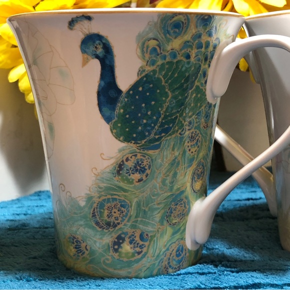 Set Of 4 Unused, 222 Fifth Lakshmi Porcelain Peacock Mugs - Picture 2 of 16